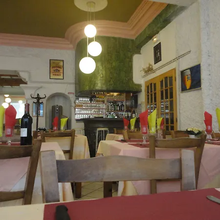 Hotel Hotel-restaurant Le Saint Christophe 2*